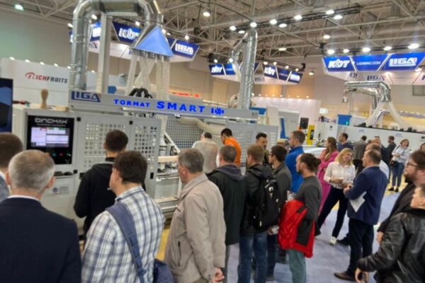 16-1668691585.124941 16-1668691585.124941